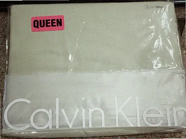 CALVIN KLEIN ~ Bed Skirt Queen Small Diamond ~ Lemongrass ~ NEW