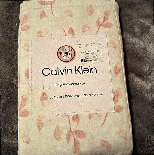 Calvin Klein King 2 Pillowcases 100% Cotton Sateen Falling Petals Dusty Pink