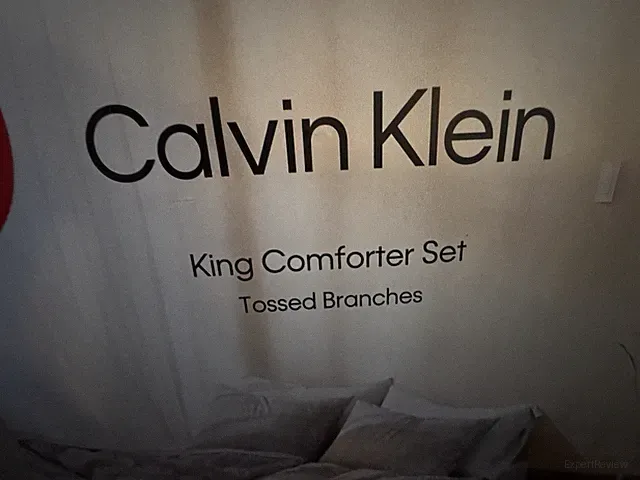 Calvin Klein KING Comforter Set - Tossed Branches