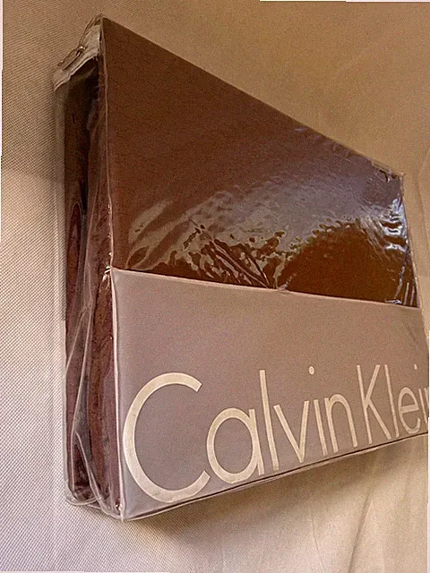 Calvin Klein Melrose Oval Bands Queen Coverlet - Wineberry