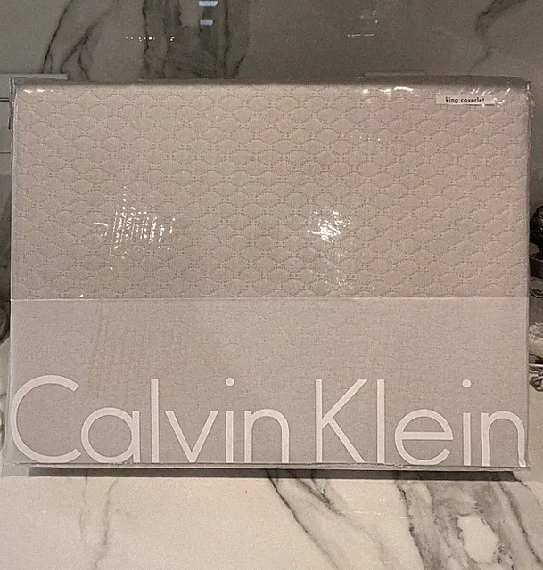 Calvin Klein Oval Bands Blanca Opal light Grey King Coverlet. Brand New!
