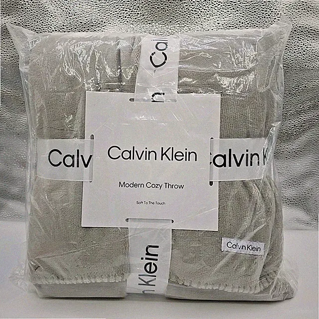 Calvin Klein Reversible LUSH Blanket MODERN COZY THROW Solid Gray 50 x 70"