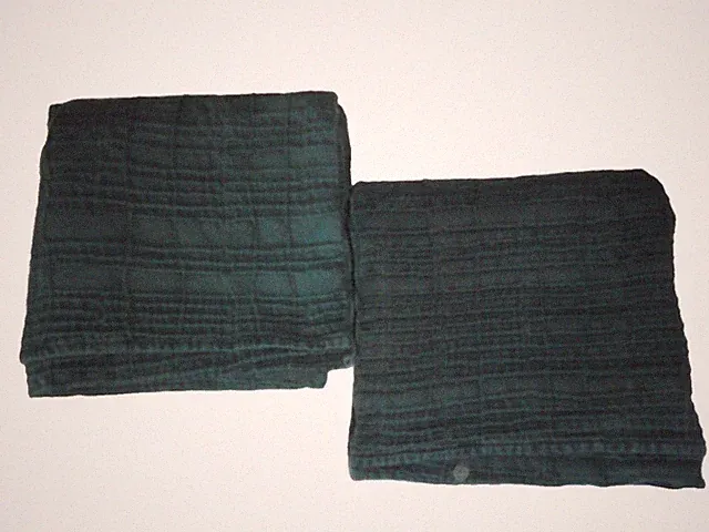 CALVIN KLEIN TEXTURED GRID DARK HUNTER GREEN (2) EURO PILLOW SHAMS 26 X 26