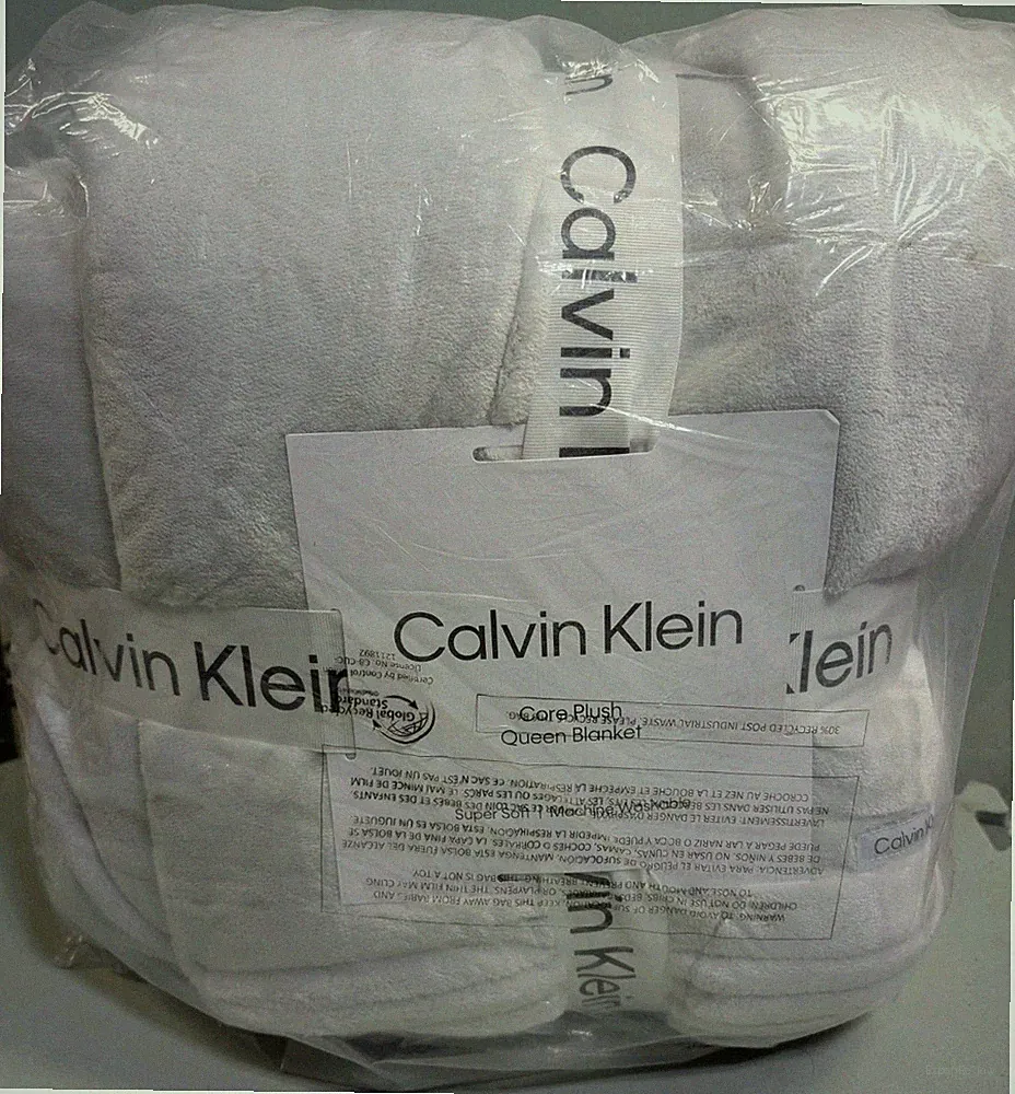 CALVIN KLEIN Ultra Soft Core Plush Blanket QUEEN Medium Weight NWT FREE SHIPPING