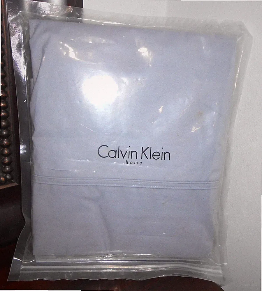 New CALVIN KLEIN BAMBOO FLOWERS Standard QUEEN Pillowcases Solid Hyacinth Cotton