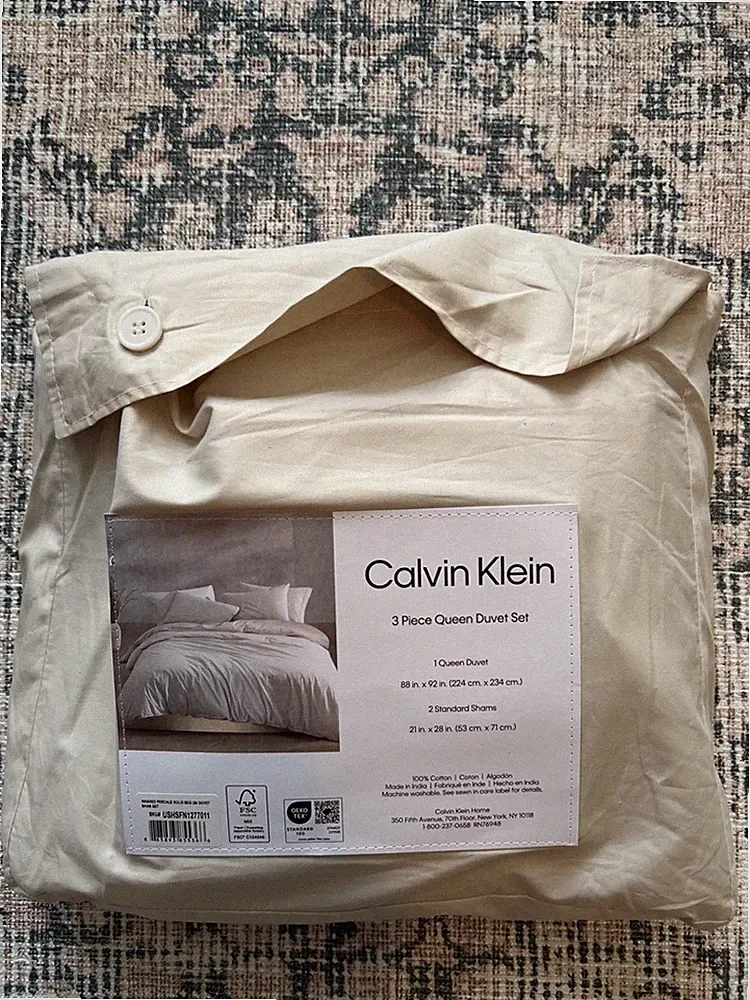 NEW CALVIN KLEIN DUVET COVER AND TWO STANDARDIZED SHAM SET 100% COTTON BEIGE