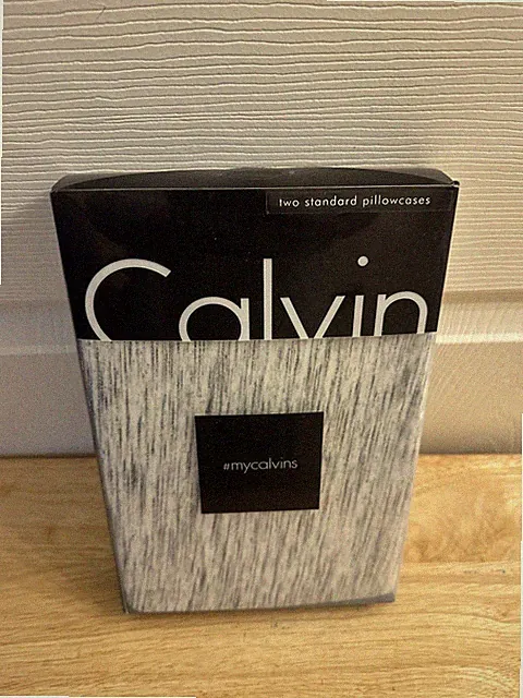New Calvin Klein Strata Sandwash Gray Standard Pillowcases Pair